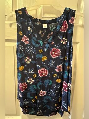 Navy Floral V-Neck Sleeveless Top - large